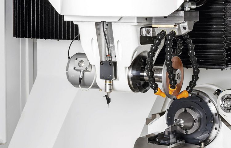 Automatisierung Schleifmaschine Innenraum